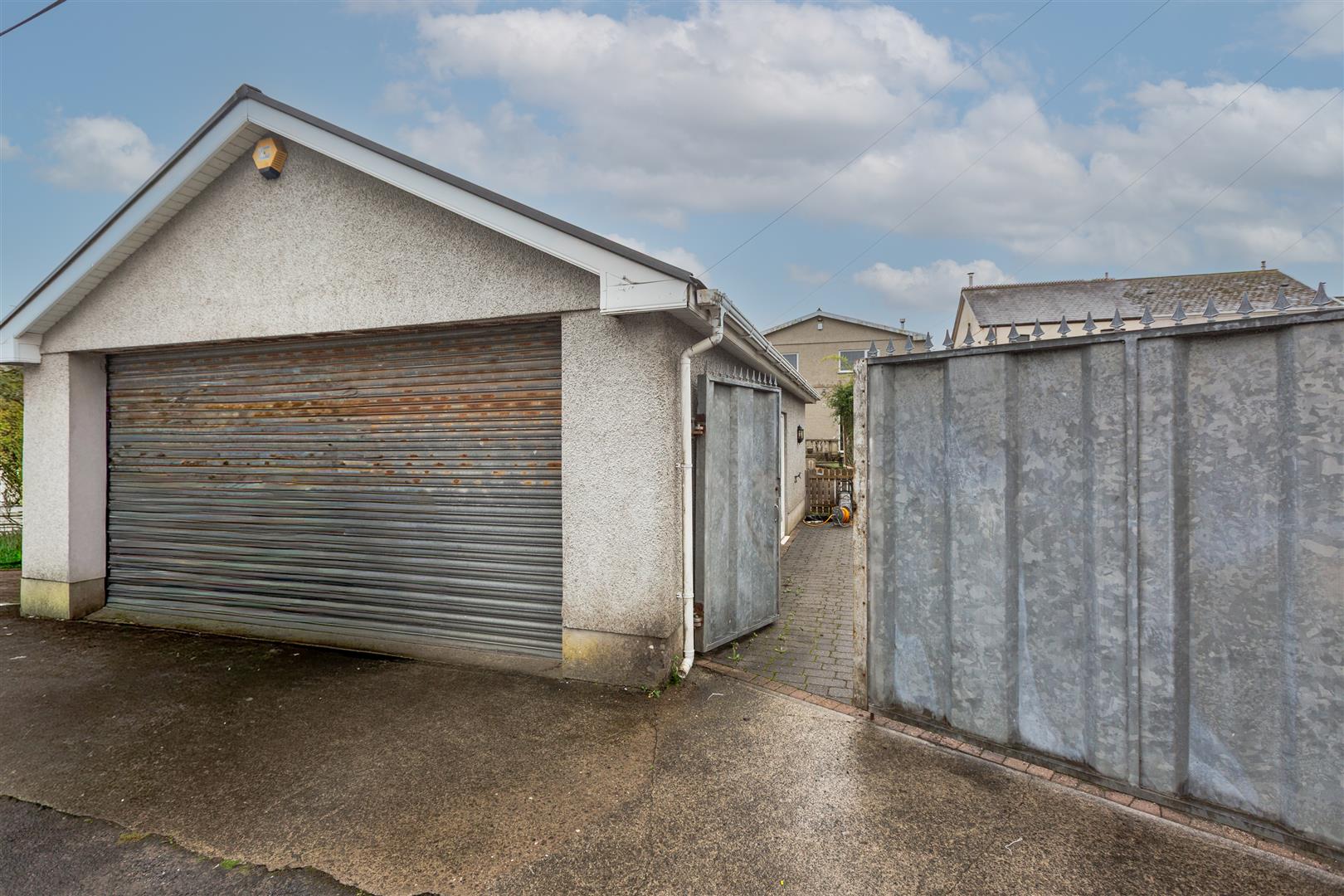 Vardre Road, Clydach, Swansea, SA6 5LP